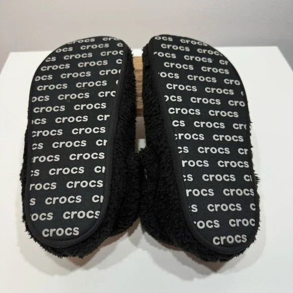 Crocs Classic Cozzzy Slippers - Picture 5 of 11